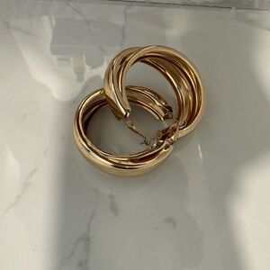 Elegant Gold Hoop Earrings